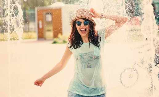 7 τρόποι για να επιβιώσεις από τον καύσωνα στην πόλη