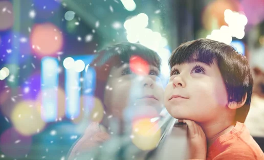 "Πώς νιώθεις που έχεις αυτιστικό αδερφό;" Η απάντηση σε ένα βίντεο που αξίζει να δεις