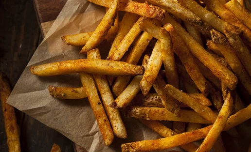 Το μυστικό για τέλειες πατάτες στο φούρνο σαν τηγανητές
