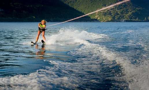 Η ISDIN συμμετέχει στον μεγαλύτερο Παγκόσμιο Αγώνα Θαλασσίου Σκι που γίνεται στην Ελλάδα