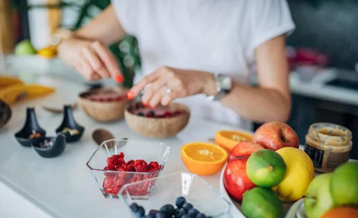 Πώς θα φτιάξεις το δικό σου smoothie bowl βήμα – βήμα