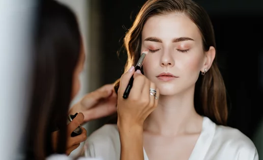 Latte makeup: Το φυσικό μακιγιάζ που ταιριάζει σε όλες