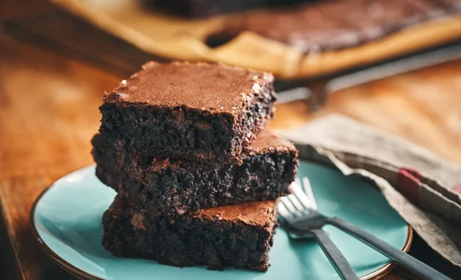 Εύκολη συνταγή για brownies με βρώμη - Χωρίς μίξερ, έτοιμο σε 5 λεπτά