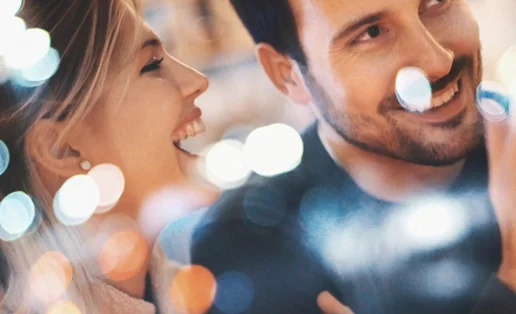 6 κινήσεις για σωστό φλερτ (τι κάνεις λάθος και τι πρέπει να κάνεις)