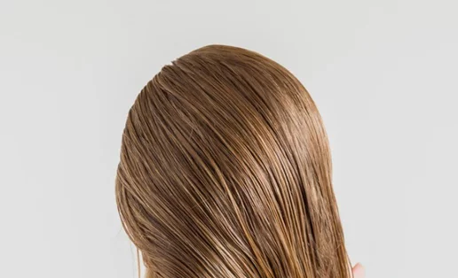 Τι να κάνω για τα ξηρά μαλλιά; Η περιποίηση και το styling από την beauty editor