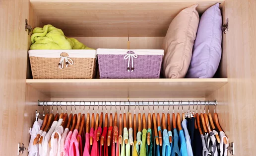 Οι βασικοί κανόνες για σωστή οργάνωση ντουλάπας