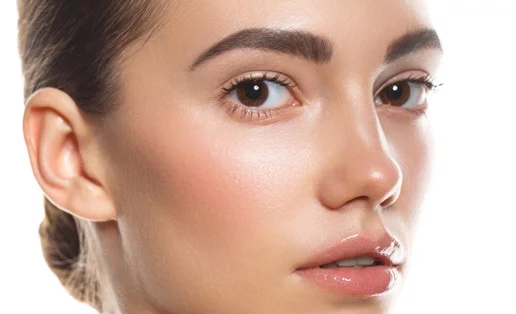 Νεανική λάμψη στην επιδερμίδα εύκολα σε 4 βήματα