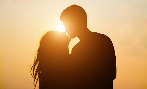 Η γλώσσα του σώματος στους άντρες: Τα 18 σημεία που ΠΡΕΠΕΙ να κοιτάς