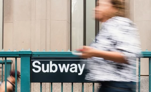 Ποιο είναι το πιο βρόμικο σημείο του μετρό; (Έρευνα δείχνει πως ΟΧΙ, δεν είναι οι χειρολαβές)