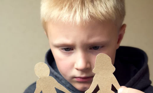 «Μαμά, θα μείνω στον μπαμπά απόψε»: Οδηγίες προς χωρισμένες μαμάδες και μπαμπάδες