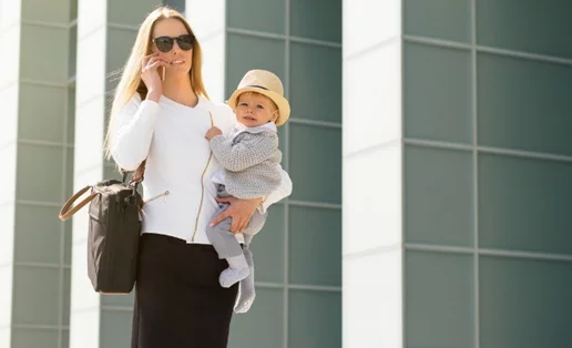 Οι εργαζόμενες μαμάδες έχουν επιτυχημένα παιδιά, σύμφωνα με έρευνα