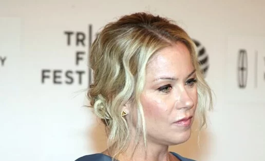 Christina Applegate: «Οι πιθανότητες να έχει και η κόρη μου τη μετάλλαξη του γονιδίου BRCA1  είναι εξαιρετικά υψηλές»