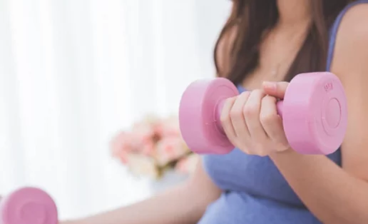 Η Ελεονώρα Μελέτη κάνει διάδρομο και SUP σε προχωρημένη εγκυμοσύνη (και πολύ καλά κάνει)!