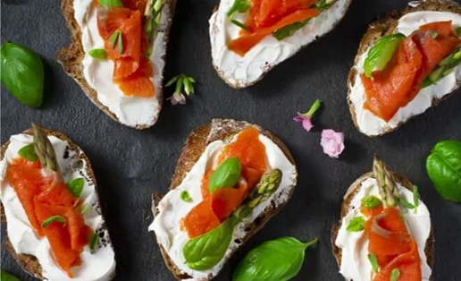 Είναι 8, είναι εύκολα, είναι τα πιο υγιεινά βραδινά γεύματα με λίγες θερμίδες και μας τα έφτιαξε η διατροφολόγος