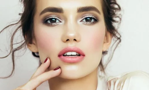 Υαλουρονικό, βιταμίνη C, αντιοξειδωτικά: Τα αντιγηραντικά συστατικά που χρειάζεται η επιδερμίδα σου