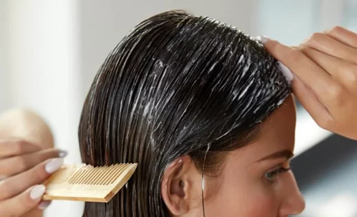 Περιποίηση μαλλιών στο σπίτι: Έτσι θα πετύχεις υγιή μαλλιά χωρίς κομμωτήριο