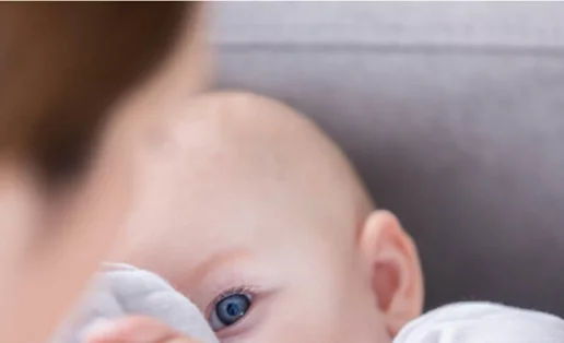 «Πάσχω από πολλαπλή σκλήρυνση. Μπορώ να συνεχίσω τη θεραπεία μου αν μείνω  έγκυος και θηλάζω το μωρό μου;»