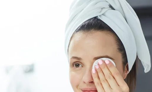 Γρήγορο πρωινό μακιγιάζ, εύκολο χτένισμα και μανικιούρ σε χρόνο dt; Τα τρικ της beauty guru!