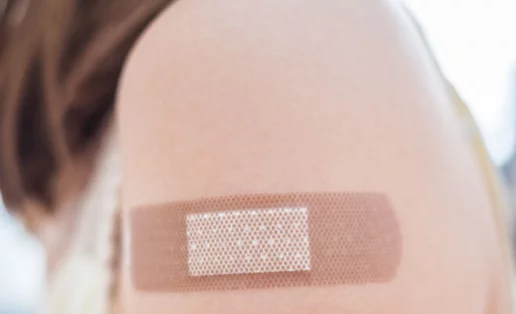 Ιλαρά στους ενήλικες: Αν έχεις γεννηθεί μετά το 1970 ρώτησε το γιατρό σου για το εμβόλιο