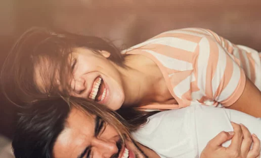 Πόνος κατά την επαφή: Σε τι μπορεί να οφείλεται, τα συμπτώματα και τι μπορείς να κάνεις