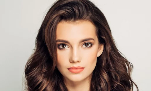 Πώς περιποιούνται οι κομμωτές τα μαλλιά τους; Μάθαμε τι κάνουν!