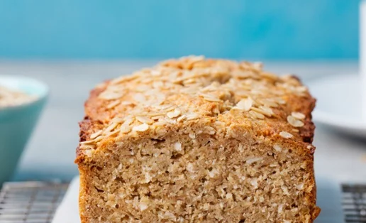 Δοκιμάσαμε: Το κέικ πρωτεΐνης με βρώμη και λιναρόσπορο (ΧΩΡΙΣ βούτυρο, ζάχαρη, αλεύρι!)