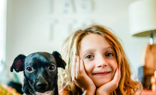 Έχεις παιδί; Δες εδώ γιατί είναι καλή ιδέα να υιοθετήσεις ένα σκυλάκι!