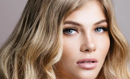 Επιμελώς ατημέλητα μαλλιά: 4 συμβουλές για να τα πετύχεις από τον hair expert