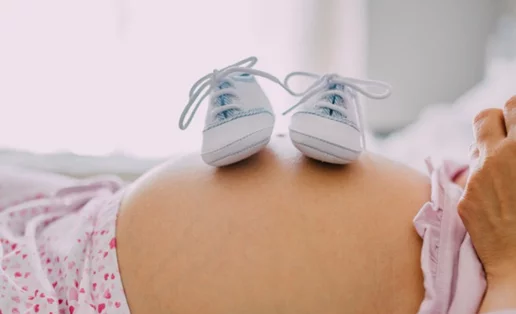 «Γιατί οι έγκυες κινδυνεύουν περισσότερο από θρόμβωση και ποια είναι τα προειδοποιητικά συμπτώματα;»