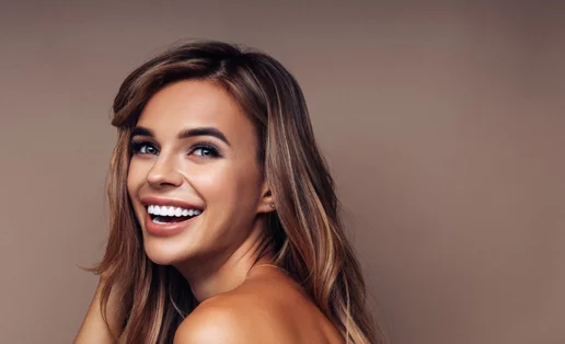 6 μυστικά για τέλεια μαλλιά (και ανέξοδη βαφή)