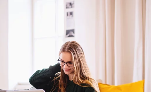 Η Εύη Στάη είναι φοιτήτρια: Η εμπειρία της τηλε-εκπαίδευσης και το μάθημα ζωής που κρατάει