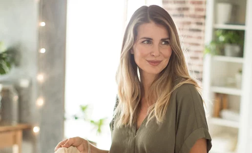 Συμπτώματα εμμηνόπαυσης: Φυσικές λύσεις για τις εξάψεις, τον νυχτερινό ιδρώτα, την κούραση, τα νεύρα