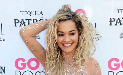 Άψογες εμφανίσεις τα Χριστούγεννα: 4 αγορές ανάλογα με τον σωματότυπό σου