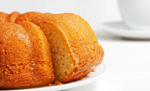 Συνταγές για κέικ: 5 υγιεινές συνταγές με χαρούπι, κουρκουμά, κακάο, λιναρόσπορο ακόμα και παντζάρι για να δοκιμάσεις τώρα