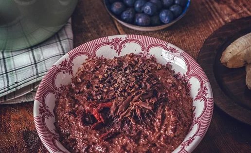 Πρωινό βρώμης με σοκολάτα για το πιο υγιεινό porridge