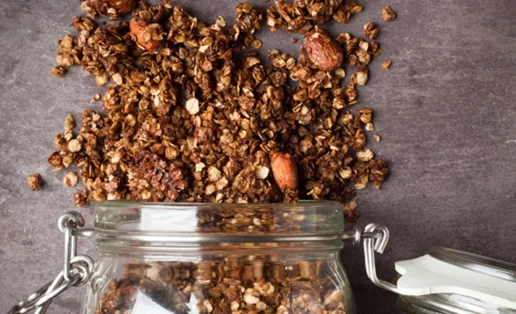 Φτιάξε σπιτική γκρανόλα με 217 θερμίδες μόνο από τη διαιτολόγο