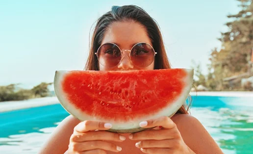 Πώς η διατροφή μπορεί να με κάνει να νιώθω πιο ευτυχισμένη;