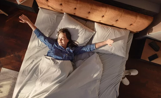 Γιατί ξυπνάς συνέχεια κουρασμένη και πώς το αντιμετωπίζεις