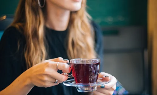 To τσάι από αυτό το βότανο εγγυάται επίπεδη κοιλιά