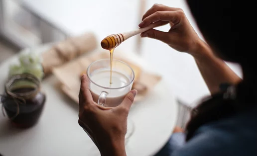 Πειράζει αν ζαχαρώσει το μέλι και ποια είναι τα βασικά του συστατικά;