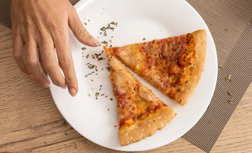 Πρέπει να κόψω εντελώς τους υδατάνθρακες για να ξεφουσκώσω;