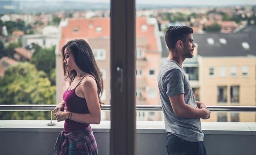 Μήπως σαμποτάρεις εσύ η ίδια τη σχέση σου;