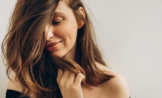 Αντιμετωπίζεται τελικά η τριχόπτωση με βιταμίνες;