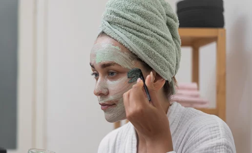 Λιπαρό δέρμα: 7 σπιτικές μάσκες για αντιμετώπιση