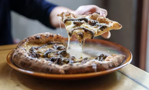 Πώς το να τρώω με τα χέρια με βοήθησε με την υπερφαγία (+ άλλοι λόγοι για να το κάνεις)