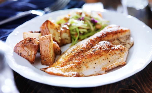 Ψάρι με τυρί ή αυγό: Επιτρέπεται αυτός ο συνδυασμός; - Τι απαντά η διατροφολόγος