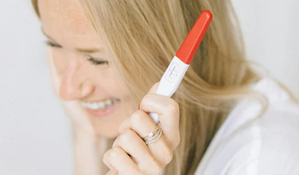 Μόλις έμαθες ότι είσαι έγκυος; 5 πράγματα που οι γυναικολόγοι προτείνουν να κάνεις άμεσα