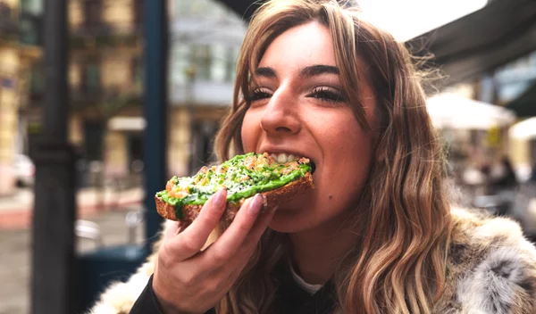 4 τρόποι για απώλεια βάρους χωρίς να σταματήσεις να τρως τα αγαπημένα σου φαγητά