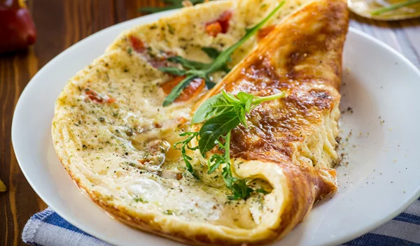 Βραστά αυγά ή ομελέτα: Τι είναι καλύτερο για απώλεια βάρους (σύμφωνα με έναν γαστρεντερολόγο)