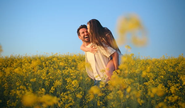 Ανάδρομος Ερμής: Πολλά μπερδέματα για 4 ζώδια